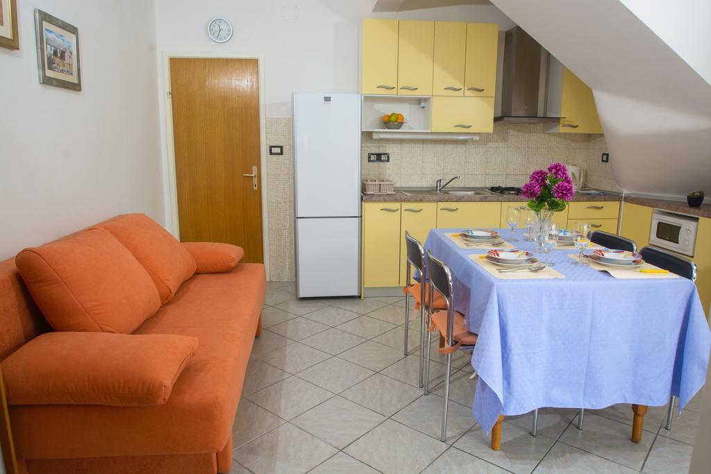Apartments Jerkunica Rogoznica  Room photo